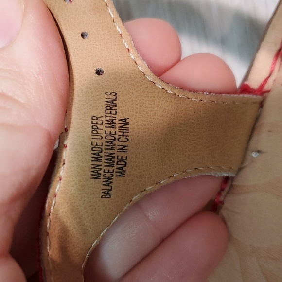 B.O.C. Born Women T strap Sandals Flats shoes sz 7 - Picture 7 of 12